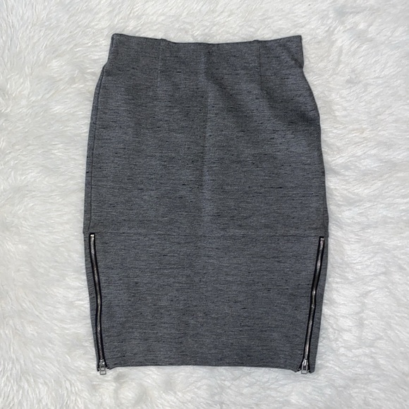 Wilfred Aritzia Skirt- Pencil Damask Lace textured stretch-Side Zippers - Picture 8 of 8